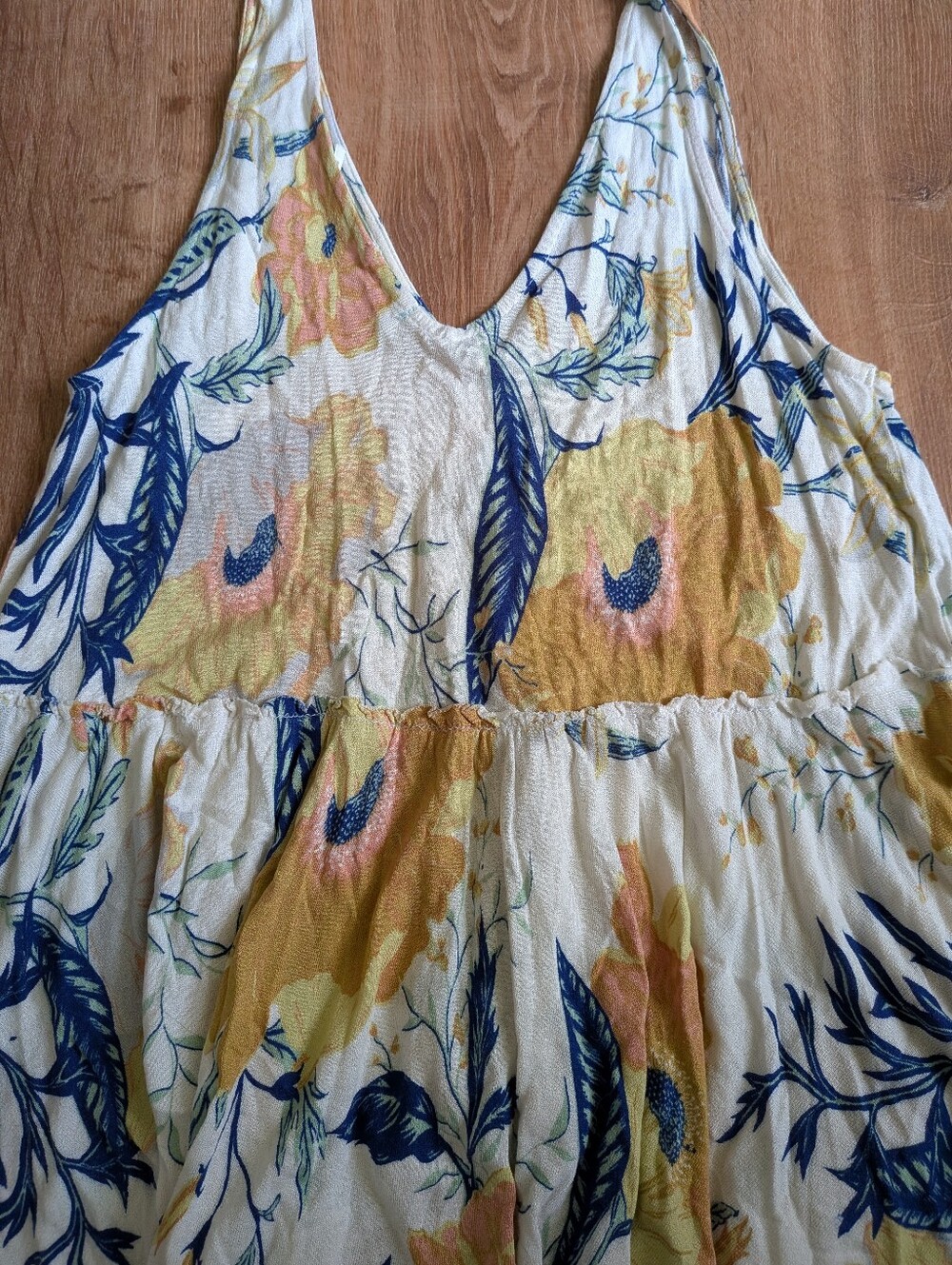 URBAN OUTFITTERS Sleeveless Floral V-Neck Peplum Tank Top - Yellow Floral Small - Picture 4 of 4